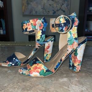 Beautiful floral summer peep toe heels size 7